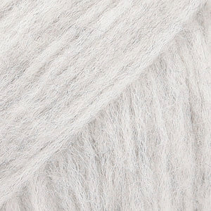 Close-up of pale gray yarn 