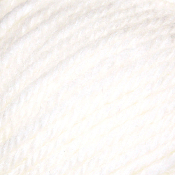 Close-up of white yarn 