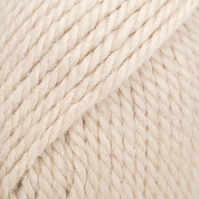 Close-up of light beige yarn 