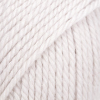 Close-up of off-white yarn 