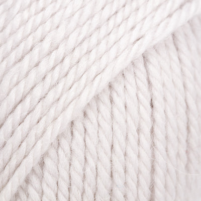 Close-up of off-white yarn 