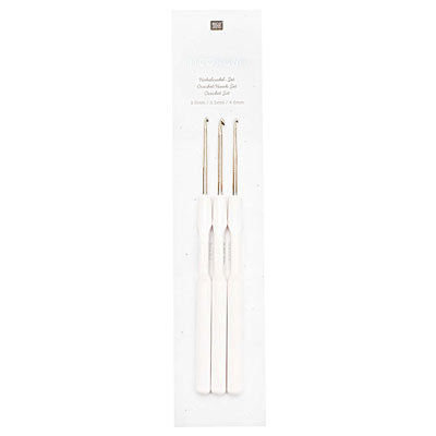 Set of 3 crochet hooks
