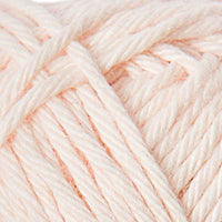 Close-up oflpale peach yarn 