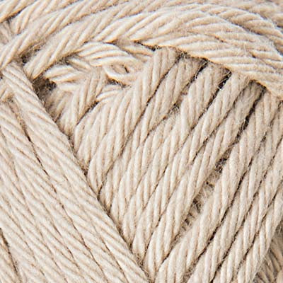 Close-up of pale beige yarn 