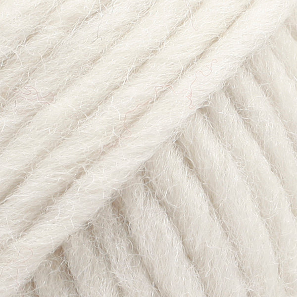 Close-up of beige yarn 