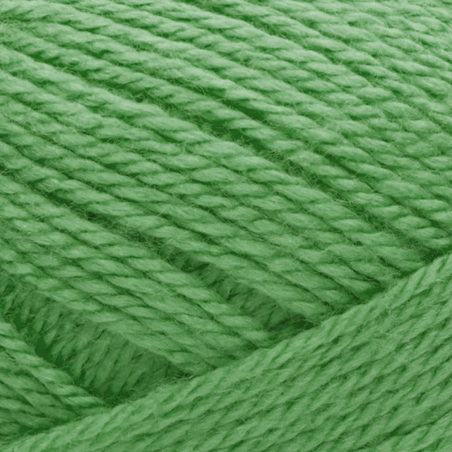 Close-up of green yarn 
