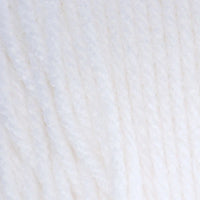 Close-up of white yarn 