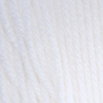 Close-up of white yarn 
